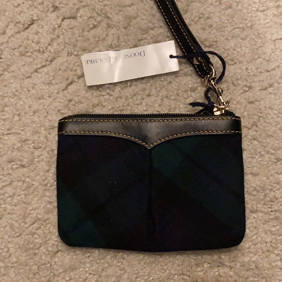New with tags Dooney and Bourke dark grey and black plaid wristlet - Picture 2 of 5